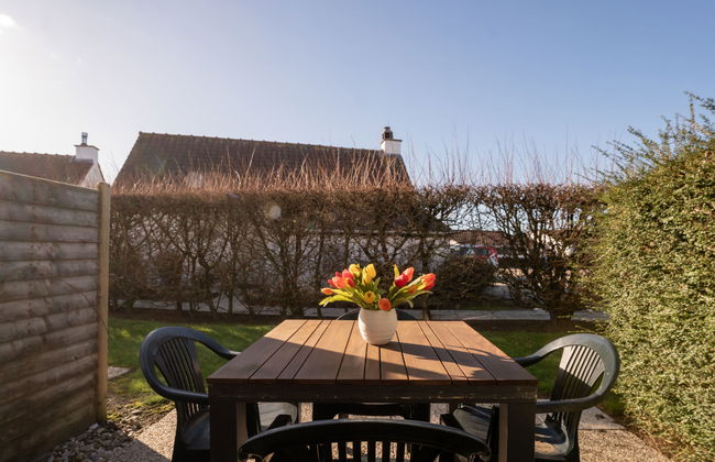 Marlene with parking and shared pool - Photo 5