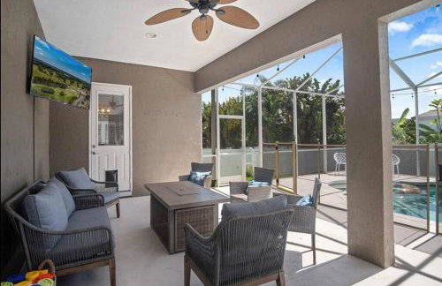 Luxury Heated Pool Home, Hot tub, King bed suite - Foto 19