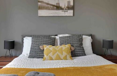 Elizabeth II Five Bedroom Spacious Home - Foto 52