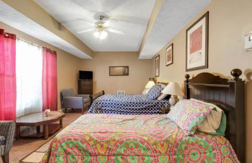 Atlanta Retreat with 2-Car Garage, Fenced Yard home - Foto 15