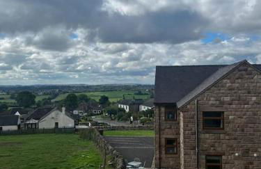 Staycation 3-bedroom home with panoramic views free off road parking - Foto 47