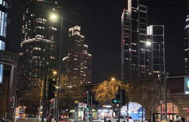 Vauxhall Central - Spacious 3-Bed Serviced Apartment- Balcony-Free Parking - Lift - Sleeps 7 - Foto 21