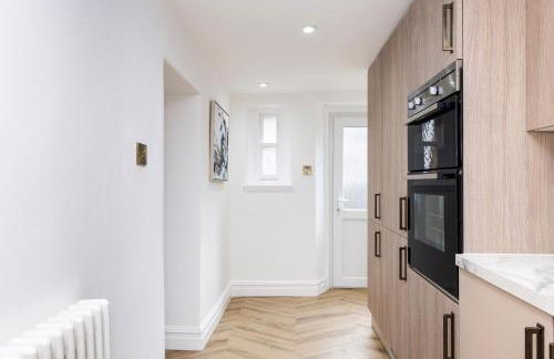 2 Bedroom Cottage-Free Parking - Photo 14