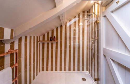 Unique renovated former chapel - Pass the Keys - Photo 12