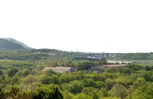 Parking - Garden - Views - M4 Work Stay - Photo 9