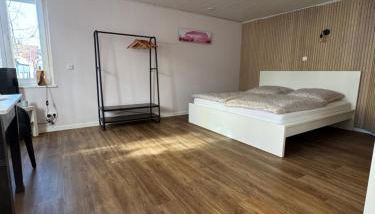 Gemütliches City-Apartment mit Kitchenette & Café im Haus - Foto 1