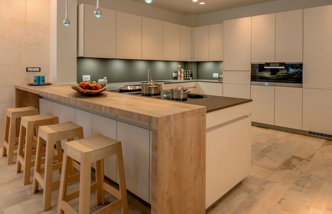 Beachfront Villa Seven Sins with Pool - Foto 13