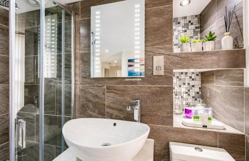 Hexham Town Centre, Market Place View - Photo 38