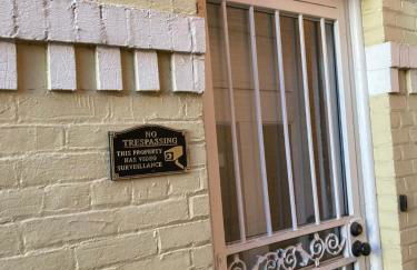 Pineapple House, Spacious 1st Floor Apartment! City Center! 96 Walk Score! FREE parking! - Foto 28