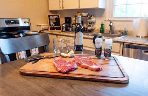 Sleeps 6-Full Kitchen-4 Beds-Big Couch-OfficeSpace - Foto 26