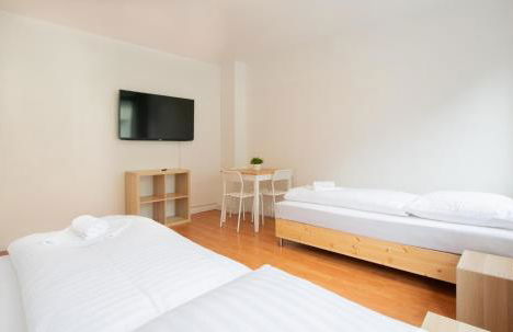 Tolstov Apartments - 1 , 2 and 3 Room Monteur Apartments - Photo 4