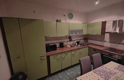 Citywohnung Merseburg - Geräumige Unterkunft ideal für Arbeit & Freizeit - Foto 8