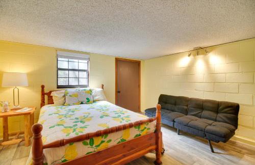 Dock and Water-View Deck Home on Lake Dardanelle - Foto 25