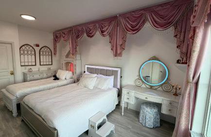 Disney Princess and Heroes Apartment Accessible - Foto 8