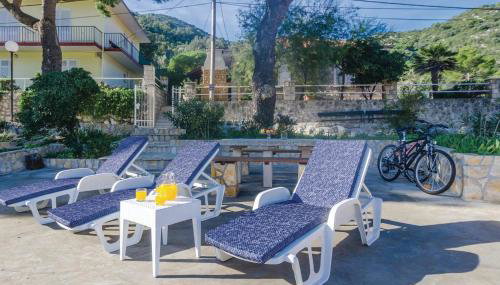 Okuklje Holiday Home - Photo 5