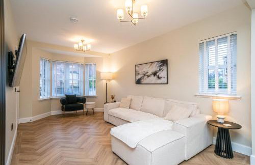 Spacious Family Home with Garden Free Parking - Pass the Keys - Foto 1