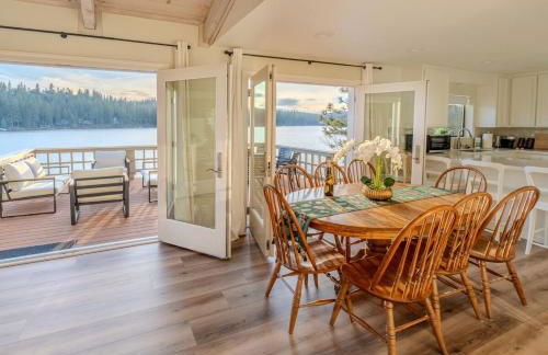 Lakefront Villa with 180 degree view private dock and boats - Foto 16