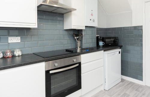 3-Bedroom Cosy Stunning Central Home, Sleeps 8 with Parking and Private Garden - LONG TERM STAY SPRING SPECIAL OFFER AVAILABLE! - by Blue Puffin Stays - Foto 11