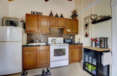 Cozy Kona Coast Apt with Lanai about 8 Miles to Beach! - Foto 6