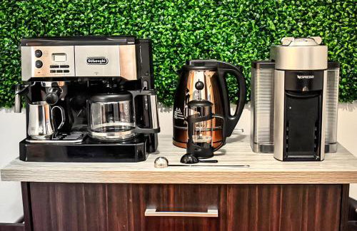 Spacious Cozy Retreat, Sleeps 10, Near NYC & EWR - Foto 6