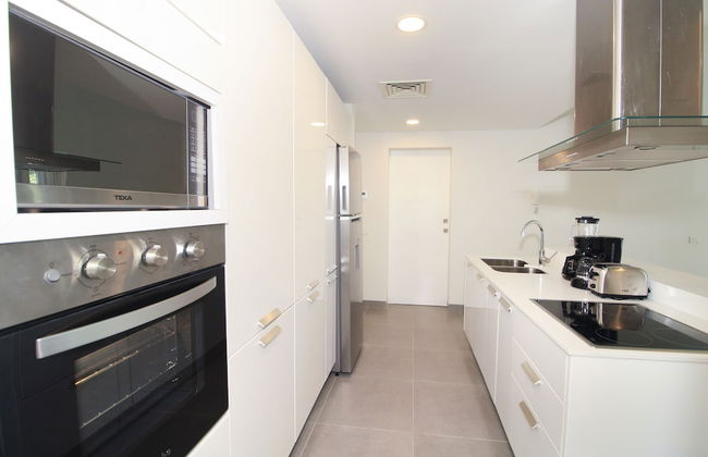 Nick Price Apartments by Spot Rentals - Photo 9