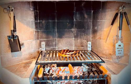 Off-grid Luxury Villa with Tikibar by the pool. - Photo 27