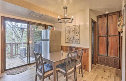 Woodsy Twin Peaks Getaway with Hot Tub and Views! - Foto 11