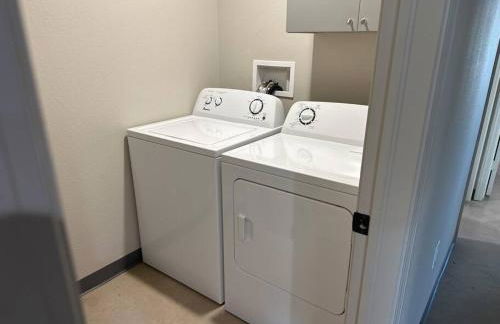 Brand New! Charming and Cozy Too - Foto 23