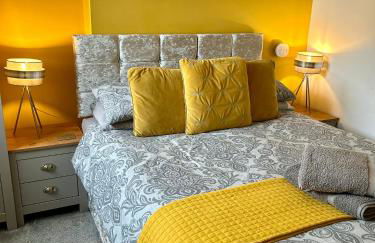 Beach from the Balcony, ensuite and private parking - Photo 33