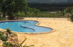 Flat Condomínio Topo da Montanha 507 fica a 5km do centro - Foto 9