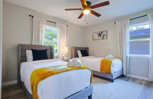3BR Richardson Park Retreat With Deck Sleeps 11 - Photo 45