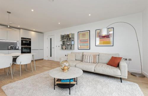 Gorgeous 2 Bed Apartment with Stunning Sea Views with Free Parking and Fast Internet - Foto 7