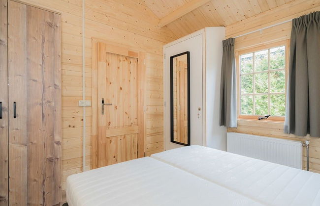 Holiday Home in Netherlands With Wooden Terrace - Foto 3