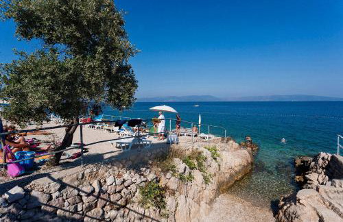 B Apartment - Photo 16