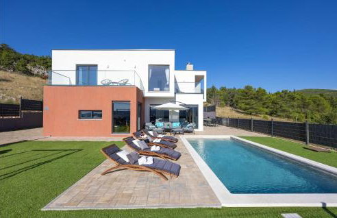 Amazing Home In Dicmo With Kitchen - Photo 10