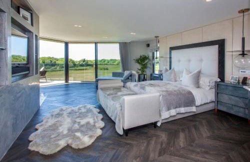 Cooden Beach: 4BD Retreat with Cinema - Foto 5