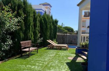 Chalet con piscina privada, parking y zona BBQ - Foto 17