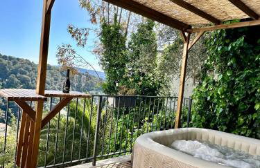 Studio romantique avec jacuzzi privé - aperçu mer - terrasse - parking gratuit - Photo 1