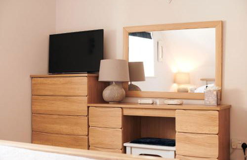 Footprints-comfortable and modern one bedroom Apartment - walking distance to the pretty harbour - Photo 11