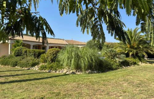 Stylish Villa with Terrace - Foto 3