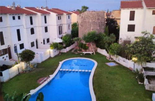 Acogedor adosado con piscina - Foto 2