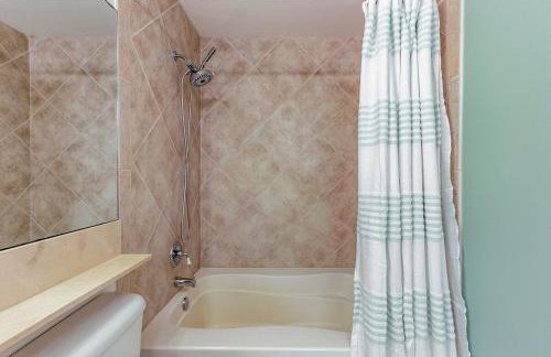 Spacious 3BR 3BA with King Bed & Amazing Pools near Intercoastal, Lantana Beach, FL - Foto 55