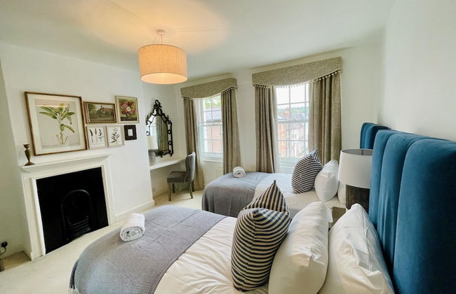 Dolls House - Luxury Townhouse - From 400 Per Night - Photo 13