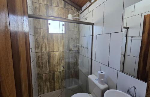 Chalés Vila Carrancas - Ao lado do centro com piscina, cozinha completa e muita tranquilidade - Foto 18