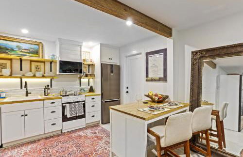 The Lilly- Enchanting Downtown Studio - Foto 25