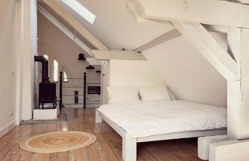 Denkmalgeschütztes Häuschen mit Schwimmteich - Foto 4