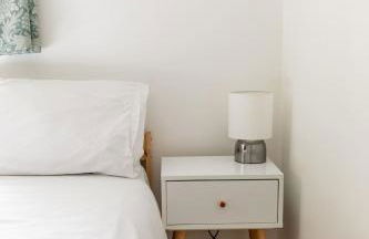 Salisbury 1BDR Apartment, Sleeps 4 - Contractor, Professionals, Family Friendly - Photo 13