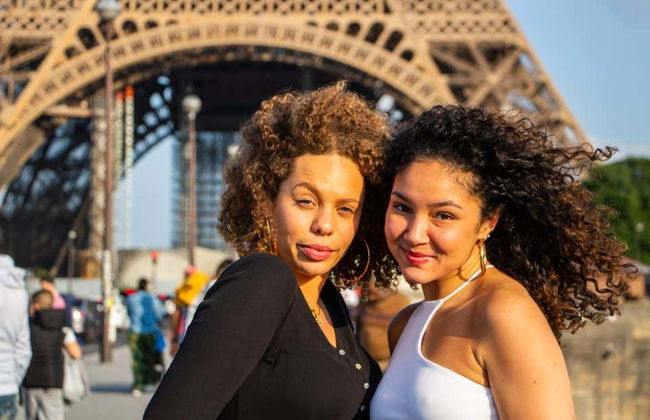 Séance photo privée à l'extérieur de la Tour Eiffel - Photo 6