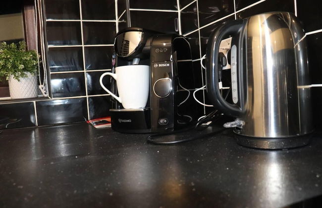 Immaculate 2-bed Apartment in Dagenham - Photo 13