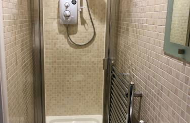 AB - Top floor 2 bed modern town centre apartment with parking for one vehicle - Foto 13